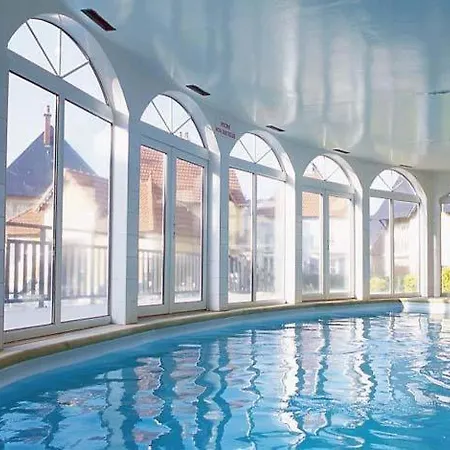 Divine Marina Vue - Piscines Apartment *