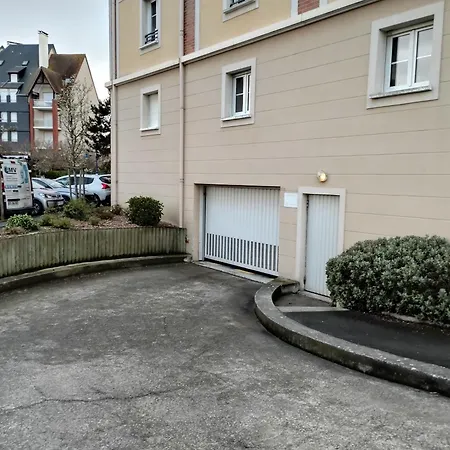 Divine Marina Vue - Piscines Appartement *