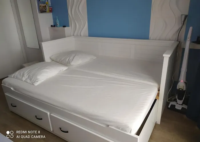 Divine Marina Vue - Piscines Apartman *